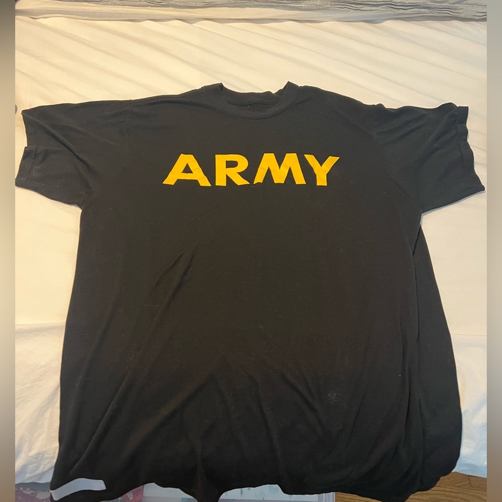 Army Summer PT Shirt and Shorts (Mens Large)